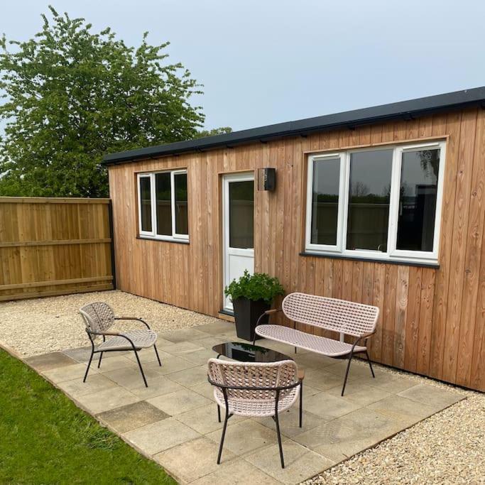 Larks Leaze Lodge, Steeple Ashton, Wiltshire Trowbridge Eksteriør bilde