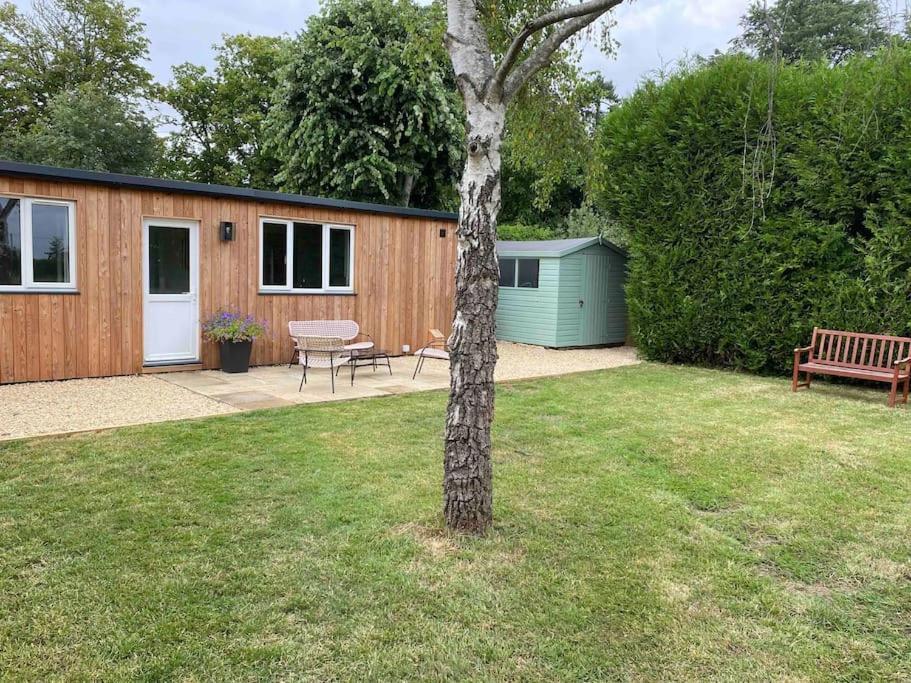 Larks Leaze Lodge, Steeple Ashton, Wiltshire Trowbridge Eksteriør bilde